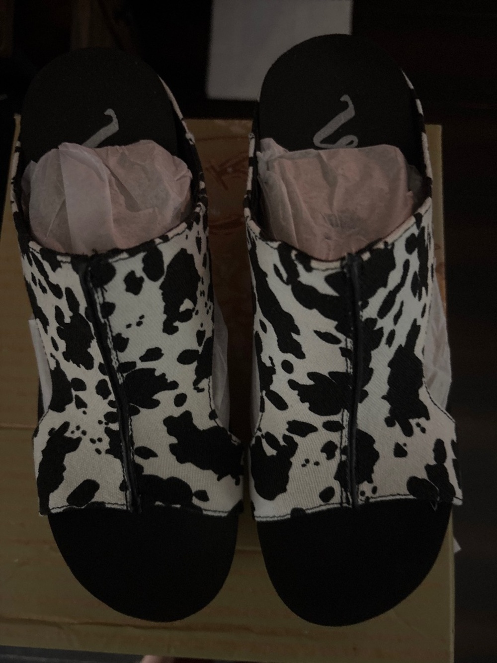 Very G Besito 2 Cow Print Wedge Sandals  New In Box